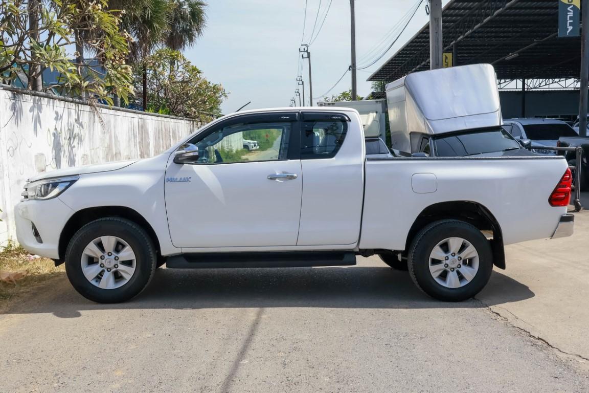 Toyota Hilux Revo Smartcab Prerunner 2.4 E Plus A/T 2017 *RK2121*